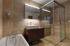 Foto, immagini ed esempi di arredare un bagno moderno significa scegliere l'essenziale, mobili caratterizzati da linee sobrie e pulite, superfici lucide o nature e composizioni. Bagni Moderni 40 Splendide Foto E Idee Per Arredare Un Bagno Design