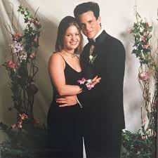 Candace cameron bure chatted with et live about sadie robertson's amazing wedding, the end of 'fuller house,' her new film, 'christmas town,' and being an. Candace Cameron Bure Took Full House S Scott Weinger To Real Life Senior Prom People Com