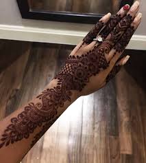50 Hengua Henna 50 Jagua Juice Concentration I Applied Shalini S Henna On A Thursday And This Is How In Wedding Henna Designs Modern Mehndi Designs Henna