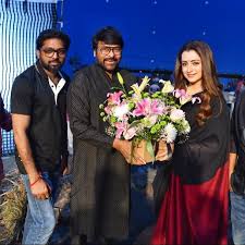 Video: Megastar Chiranjeevi welcomes Trisha as she joins cast of ' Vishwambhara' - India Today