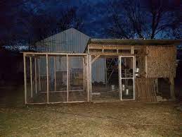 pin on chicken coops runs