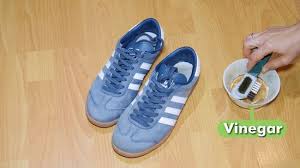 Cara menghitamkan sepatu dengan spidol. Cara Membuat Sepatu Kets Terlihat Baru Kembali 15 Langkah