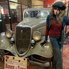 5 reviews of bonnie & clyde death car artifacts from american history can be found in vegas. Fotos Bei Bonnie Clyde Death Car Jean Nv