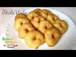 Medu Vada Recipe South Indian Vegetarian Recipe Video In Hindi With English Interesting Food Recipes Vegetarian Snacks Recipes Indian Food Recipes Vegetarian