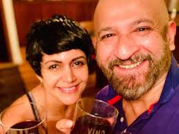 Mandira played the lead role in doordarshan channel's serial shanti in 1994, which was india's the first ever daily soap. Yuvgs2bqmb337m