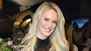 Trotzdem weiß sie, dass die kurzen haare ein vorteil sein könnten. Kim Hnizdo Plotzlich Mit Langen Haaren Ich Bin Froh Wenn Die Wieder Ab Sind