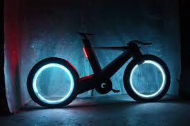 ついに自転車はこうなる スポークもハブもない トロン 風自転車が異次元レベル トロンバイク 自転車 カーボンファイバー