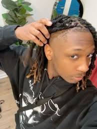 Hi!! My name is Everett Reid and I am from Madison, WI. I am fully  committed to HWS to play tennis and will major in business management with  a minor in entrepreneurship.