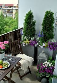 Un paradis pour les plantes en inde, ce charmant petit balcon séduit par sa décoration. 80 Small Apartment Balcony Decorating Ideas On A Budget Decorapartment Deco Balcon Idee Amenagement Jardin Decoration Balcon