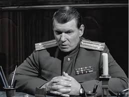 Юрий лахин — выпусник свердловского театрального училища, играл на сцене «сатирикона», театра на покровке и в свердловском драматическом театре. G4ecy6v1 Chc M