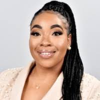 Caitlyn Roe's Instagram, Twitter & Facebook