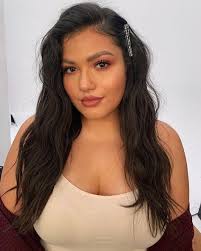 Vanessa Romo Biography