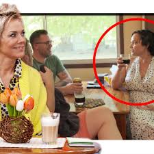 Maybe you would like to learn more about one of these? Bauer Sucht Frau Rtl Kandidat Bringt Miesen Spruch Am Kuchentisch Blick Von Vivien Sagt Alles Bauer Sucht Frau