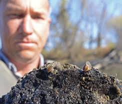 North Dakota Outdoors Magazine August-September 2012; NUMBER 2; VOLUME LXXV