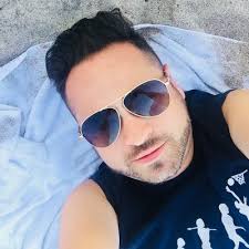 Alejandro Delgadillo (@alexdelgadilloc)