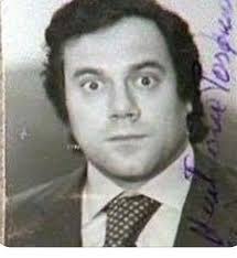 It was produced by sergio leone, soundtrack composed by ennio morricone and guest starred by mario brega. Carlo Verdone Questa Era La Foto Del Passaporto Di Pasquale Amitrano In Bianco Rosso Verdone Esibita Alla Frontiera Tra Austria E Italia Non Ricordo Se Feci Un Dettaglio Di Questa