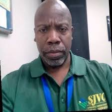 Lesley Earsery's Instagram, Twitter & Facebook