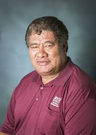 Happy times go fast,' says Professor Han, who was recognized for 40 years  of work at employee appreciation event