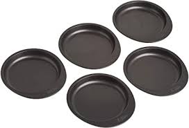 The size servings are based on double layer 1 inch x 2 inch slices. Wilton 2105 0112 Easy Layers Cake Tin Set Non Stick 15 2cm 6in 5 Piece Amazon Co Uk Home Kitchen