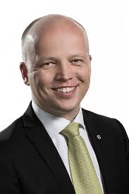 I løbet af serien bliver seeren nemlig introduceret til flere og flere unge kvinder, der har. 1978 In Norway Wikiwand