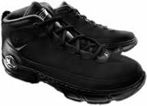 Born in tappahannock, virginia, he was involved in his church choir and several local talent shows from a young age. Chris Paul Shoes What Is He Wearing And Where To Buy Them Current And Past Sneakers