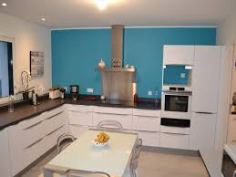 Cuisine En Laque Mat Blanc Poignees Fil Plan De Travail Avec Evier A Fleur Encastre Dans Le Plan De Travail Sans Debords Etag Home Kitchen Home Decor