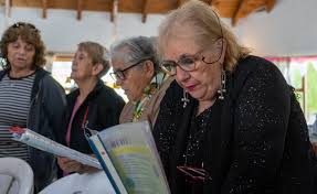 Adultos mayores de Neuquén y Centenario visitaron nuestro Club de Día