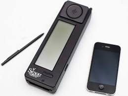 Es ist das erste handy mit einem beinah randlosen und gebogenen display. World S First Smartphone Simon Launched Before Iphone
