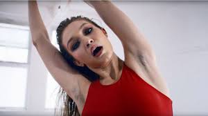 Ingrown hairs can happen anywhere hair grows on the body. Gigi Hadid Shows Off Armpit Hair For 2017 Love Advent Youtube