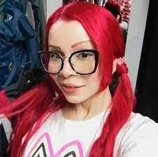 Paulette Urban's Instagram, Twitter & Facebook