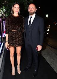 Oğlu i̇zzet özilhan, 16 temmuz 2011 tarihinde oyuncu yasemin ergene ile evlendi. Yasemin Ergene And Izzet Ozilhan Dating Gossip News Photos
