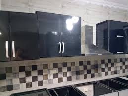 El3mad Kitchen مطبخ كلادينج سيلفر في اسود سعر المتر ١٣٠٠ فيسبوك