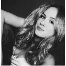 Linda Lind's Instagram, Twitter & Facebook