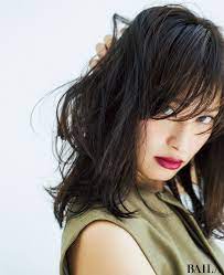 新鎖骨ロブへチェンジ 大政絢 髪を切る baila ヘアスタイリング 中髪 ヘア アイディア