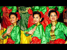 The culture of malaysia draws on the varied cultures of the different people of malaysia. Traditional Malay Dance Performance In Asia Youtube