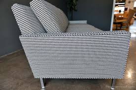 Black And White Houndstooth Sofa Mid Century Modern Sofa In Black And White Houndstooth Circa 1955 En 2020