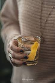 This Negroni Variation Is Easy To Make And Has Only Three Ingredients The White Negroni Is A Light And Refreshing Version Classic Cocktails Negroni Cocktails