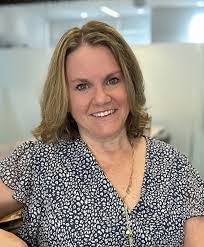 Heidi Robbins's Instagram, Twitter & Facebook