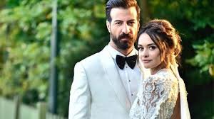 Son dönemin yükselen yıldızlarından bensu soral, i̇çerde dizisinde canlandırdığı melek karakterinin ölüm. Hande Soral Kimdir Kac Yasinda Nereli Hande Soral Dizileri Takvim