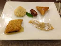 Versez la semoule dans un grand plat. Le Couscous Royal Mouton Photo De Le Ouarzazate Pau Tripadvisor
