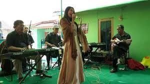 Dalam perkembangannya kemudian ternyata dia bisa menjadi petugas check sound. Grup Musik Sinar Kelana 40 Tahun Bertahan Dengan Tembang Lawas