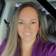 Elyse Stone's Instagram, Twitter & Facebook