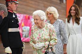 Queen elizabeth ii delighted those in attendance at the g7 summit with her amusing quips as she joined world leaders at the event. Qwu4fxkh4jgjhm