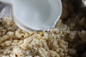 Resipi kuih siput, kuih tradisional yang tidak asing lagi buat masyarakat melayu. Jom Buat Kuih Siput Azie Kitchen