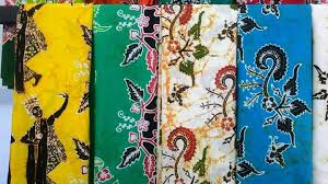 Lewat batik motif cendrawasih ini seolah menyampaikan pesan dari mana batik ini berasal. Gajah Oling Batik Khas Tanah Blambangan Lokal Karya