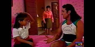 A su regreso repartió su tiempo entre la actuación y la dirección con suerte dispar, hasta que en el 2000 le ofrecieron el papel que lo. Escena Eliminada De Pedro El Escamoso Le Hacia Publicidad A Penalosa Caracol Television Television