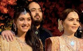 Mukesh Ambani के बेटे अनंत अंबानी और राधिका मर्चेंट की हो गई है सगाई, देखिए  बहुरानियों में किसका लुक रहा सबसे जुदा | Mukesh Ambani's son Anant Ambani  and Radhika Merchant got