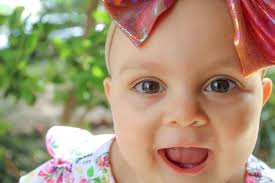 Leica D-Lux 4 and toy kaleidoscope experiments