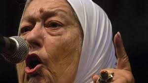 Hebe pastor de bonafini (ensenada, 4 de diciembre de 1928) es una activista argentina por los derechos humanos y una de las fundadoras de la asociación madres de plaza de mayo que actualmente dirige. Pope Francis Sits Down With One Of His Fiercest Ex Critics