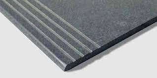 Neben den farben, mustern und texturen sind auch die formate heute in großer vielfalt erhältlich. Fliesenschneiden Com Fliesen Sockel Individuell Nach Mass